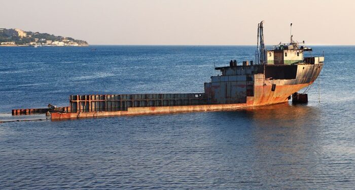 It pays to pay attention, barge accident confirms | WorkBoat